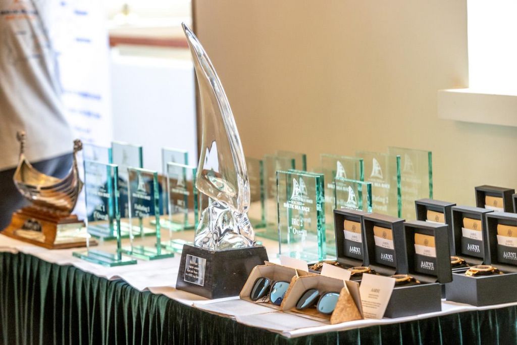 A host of prizes for the winners of the first Roschier Baltic Sea Race © Pepe Korteniemi /www.pepekorteniemi.fi