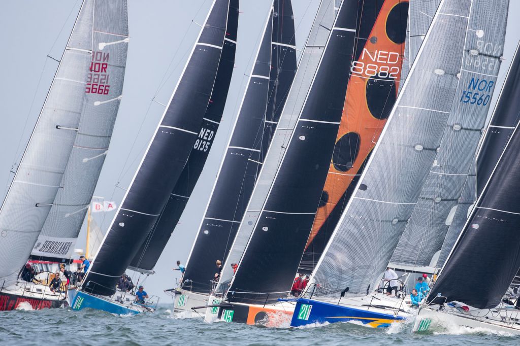 Close racing in Class B at the 2018 Hague Offshore Worlds © Sander van der Borch